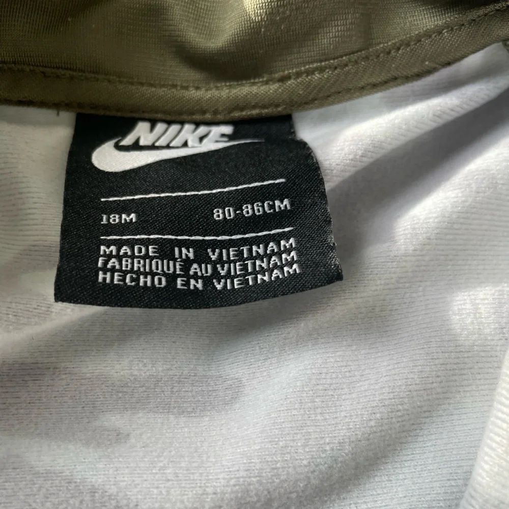 Nike 18 months boy jogger pant suit army green - Picture 4 of 4